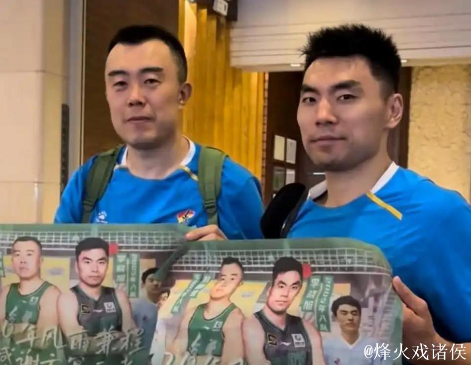 突发!韩德君暂不希望举行退役仪式,或与李晓旭一起举办? 突发!韩德君暂不希望举行退役仪式,或与李晓旭一起举办?